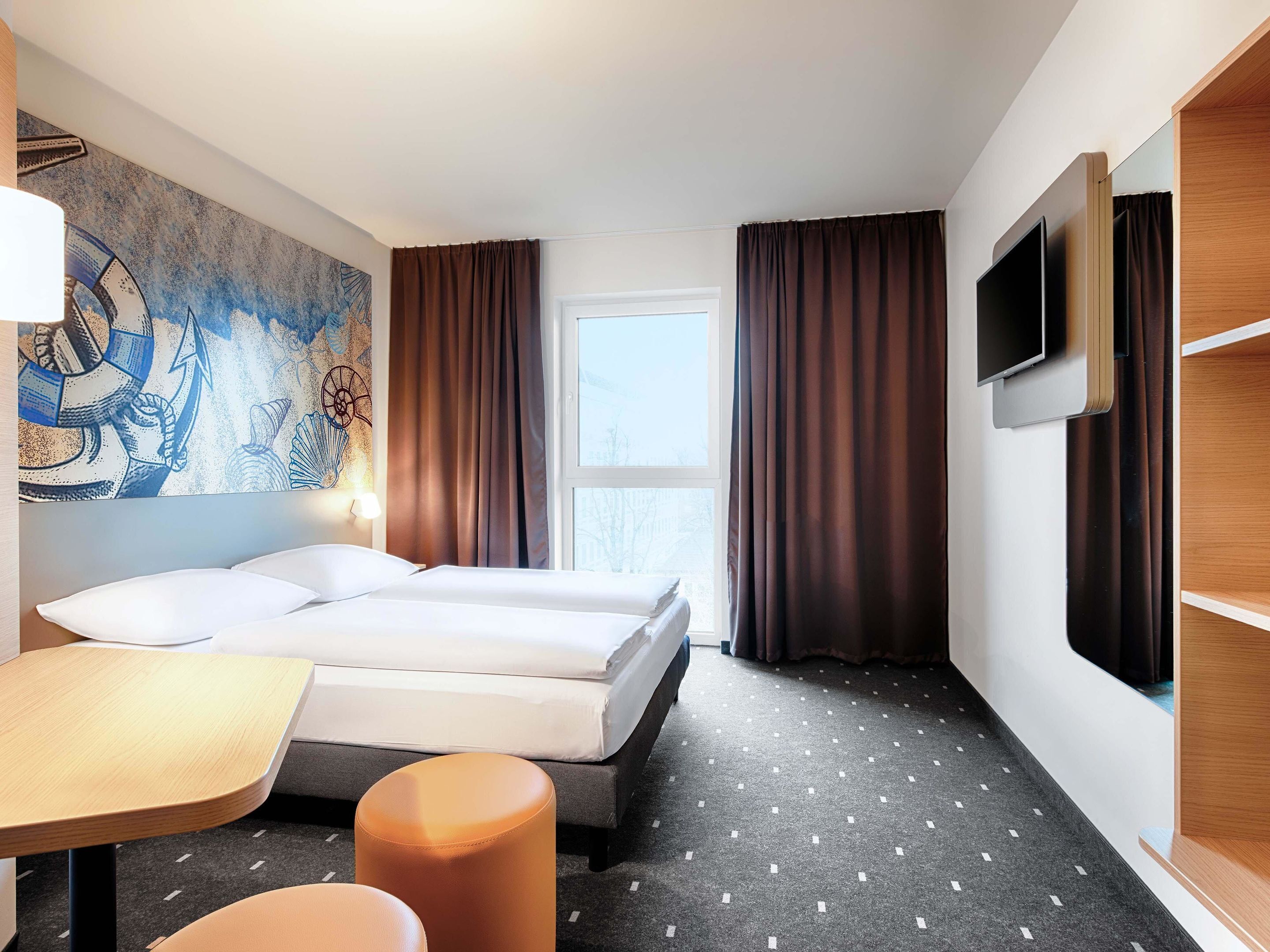 Double Room | Premium bedding, desk, soundproofing, free WiFi