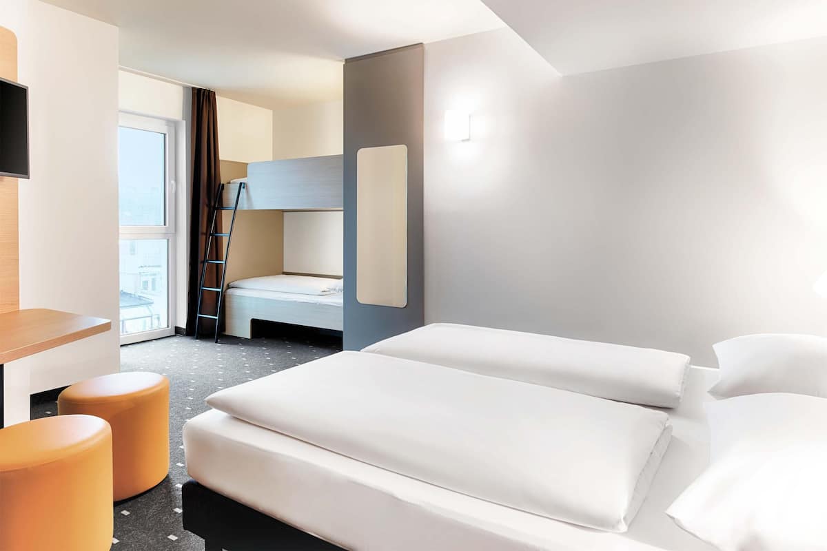 Quadruple Room | 1 bedroom, premium bedding, desk, soundproofing