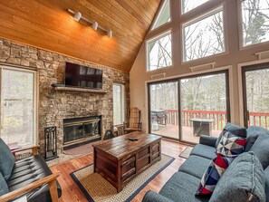 Smart-TV, Kamin, Tischfußball