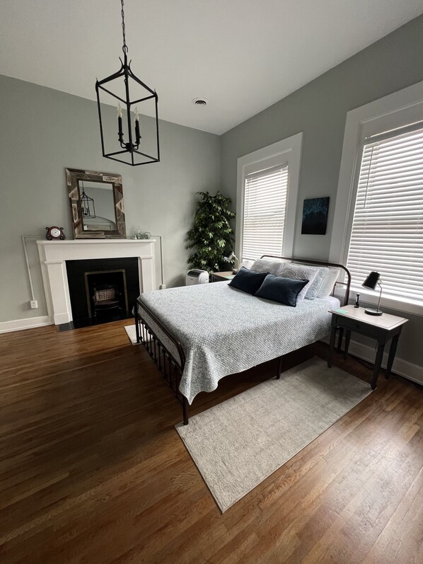 2 bedrooms, desk, iron/ironing board, travel cot