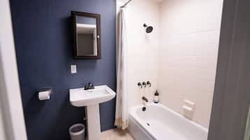 Combined shower/tub, eco-friendly toiletries, hair dryer, towels