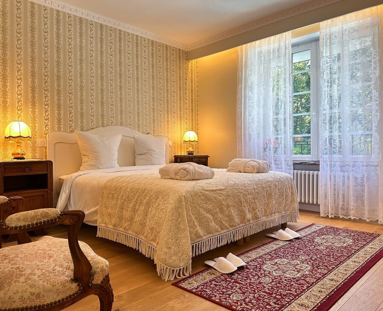 Habitación doble Confort, baño privado, vista a la alberca | Ropa de cama de alta calidad, camas Select Comfort y cortinas blackout 