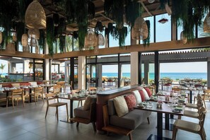 Restaurant - The Ritz-Carlton Residences, Turks & Caicos (Providenciales)