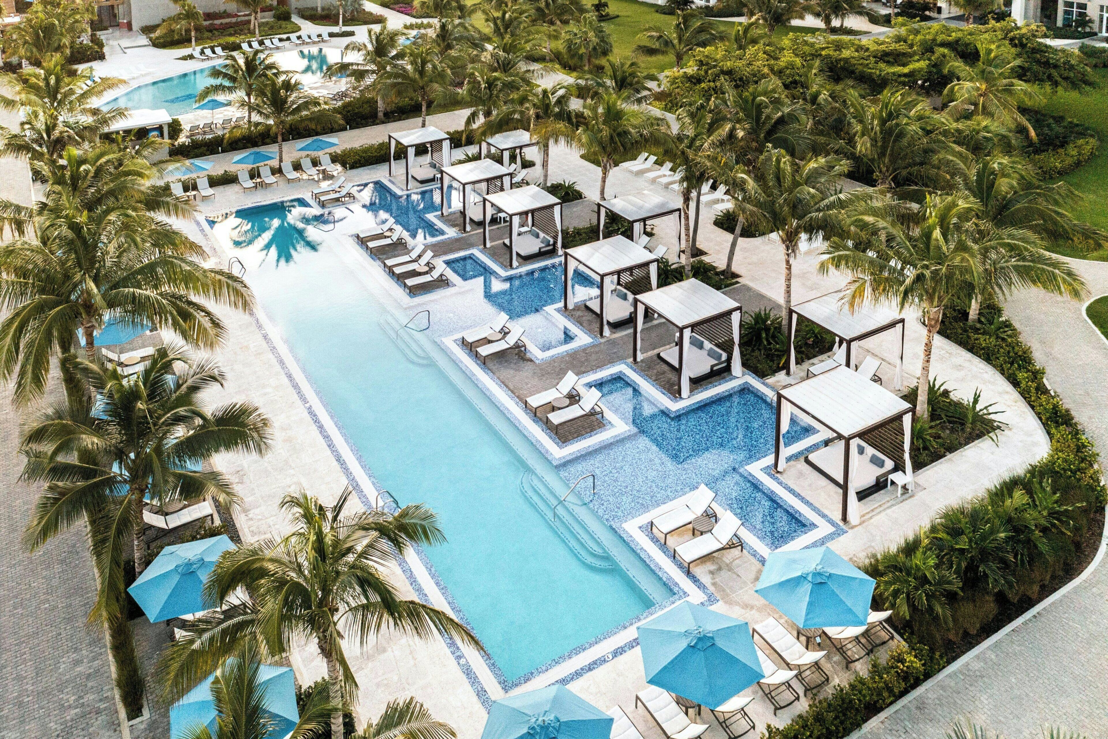 2 outdoor pools