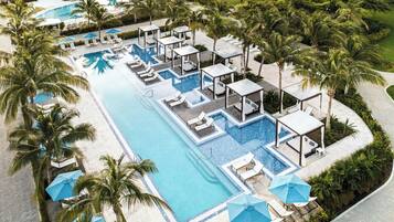 2 outdoor pools