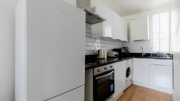 Apartment, Ensuite | Private kitchen