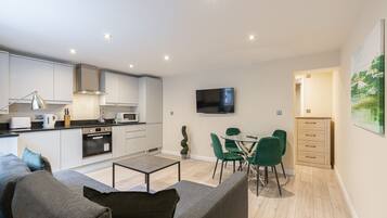 Deluxe Apartment, Ensuite (B) | Lounge