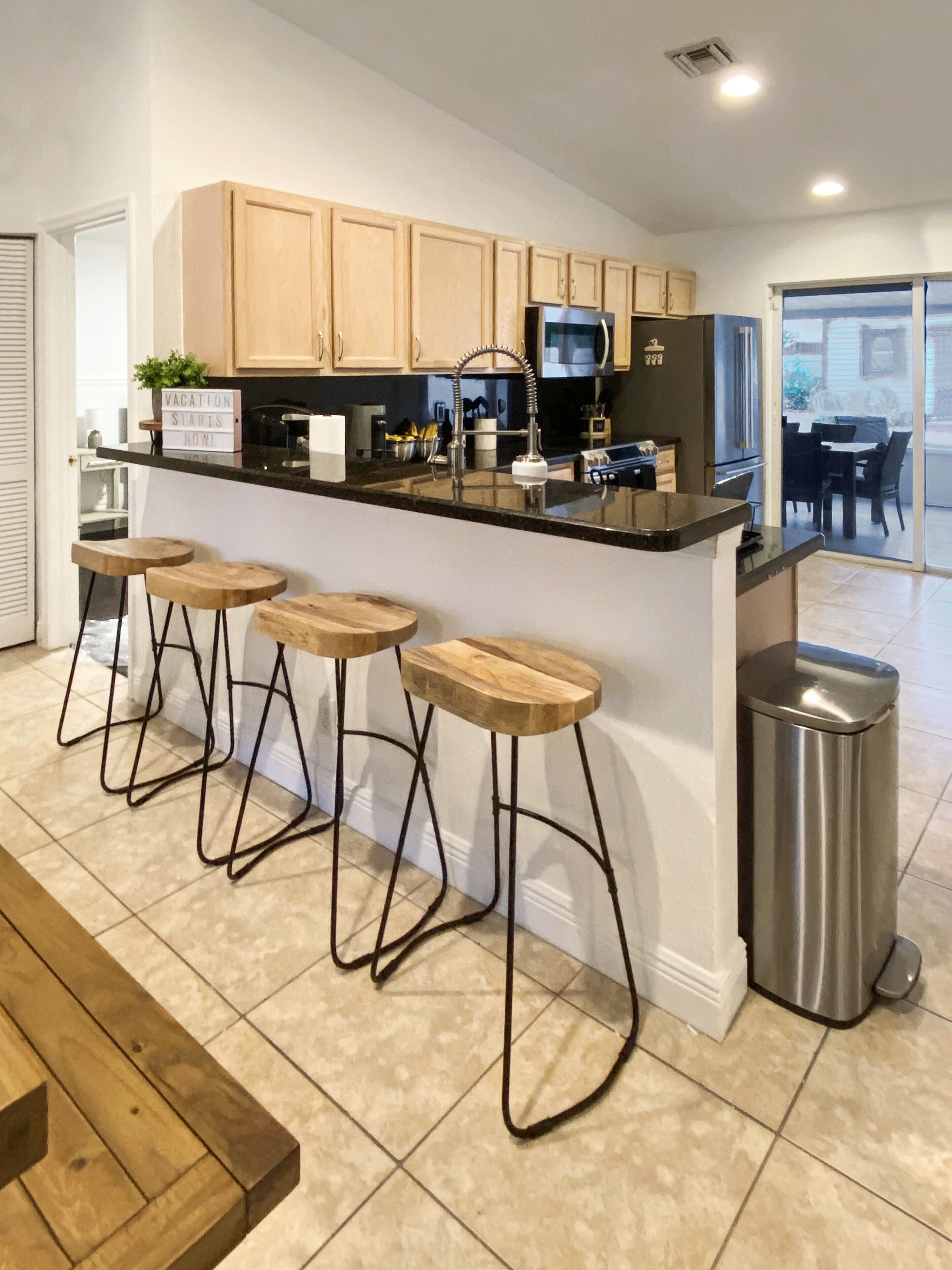 Fridge, microwave, stovetop, dishwasher