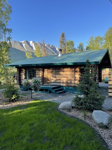 Enchanting Kenai River Retreat