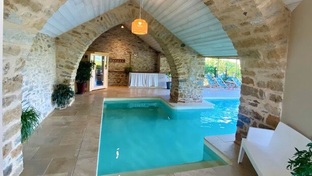 Indoor pool, a heated pool - Charming cottage "La Caussenarde (Saint-Beauzély)