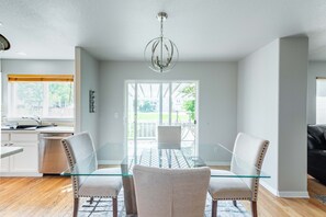 Dining - Spacious 4 bedroom 3.5 bathrooms  (Denver)