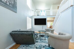 Interior - Spacious 4 bedroom 3.5 bathrooms  (Denver)