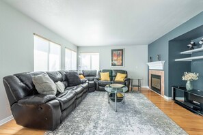 Smart TV, fireplace, offices
