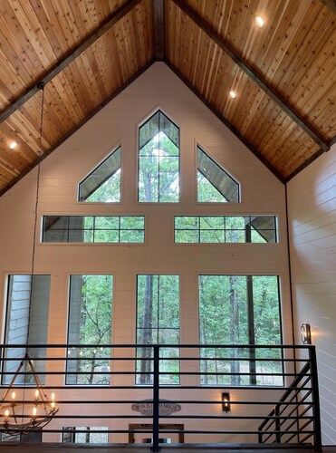 Secluded Luxury Modern Farmhouse Cabin, #dogfriendly!