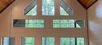 Secluded Luxury Modern Farmhouse Cabin, #dogfriendly!