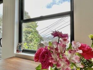 Interior - Modern Sunny 2bdrm Apartment with a garden (San Francisco)