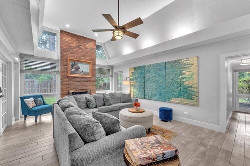 Luxury 6BR Home Near UF & Downtown