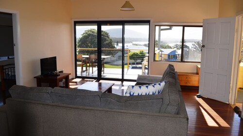 Careulea Crescent Head