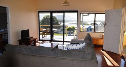 Careulea Crescent Head