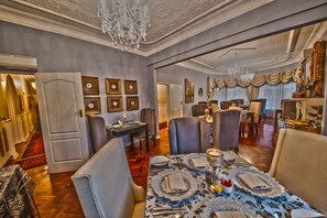 Dining - Dersley Manor (Bloemfontein)