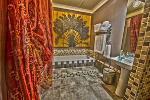 Bathroom - Dersley Manor (Bloemfontein)