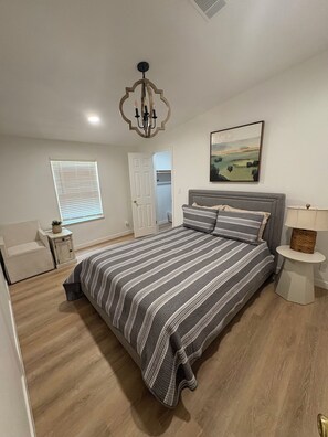 3 habitaciones, cuna de viaje, wifi y ropa de cama 