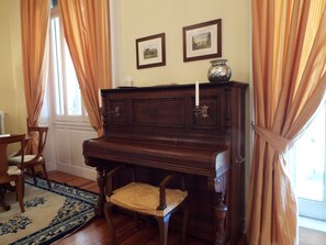 Bar (on property) - Canali (Rapallo)