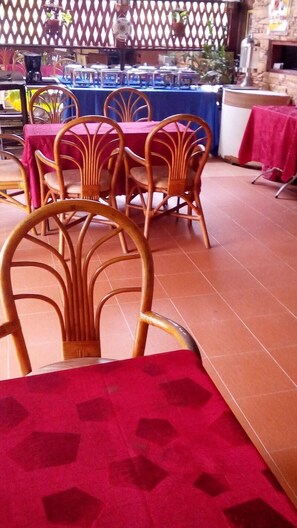 Dining - Ombak Inn Chalet (Pangkor Island)