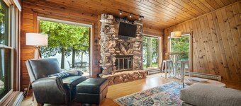 Bayfront cottage with kayaks, fire pit, sunsets