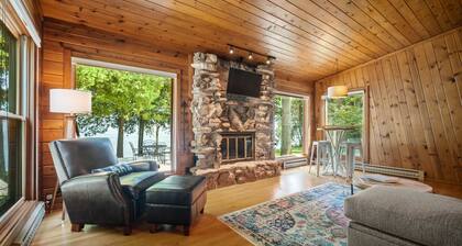 Bayfront cottage with kayaks, fire pit, sunsets