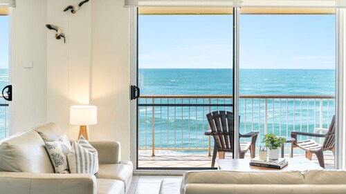 Craigmore Penthouse - Endless Ocean Views - Holiday Yamba