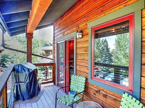 ⭐️ New Listings ⭐️  Updated LOFT + Gas Fireplace