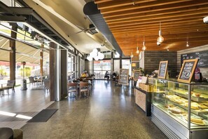 Dining - Nightcap at Golden Beach Tavern (Sunshine Coast)