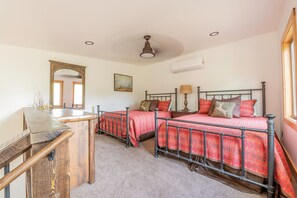 1 dormitorio, tabla de planchar con plancha, wifi gratis y ropa de cama