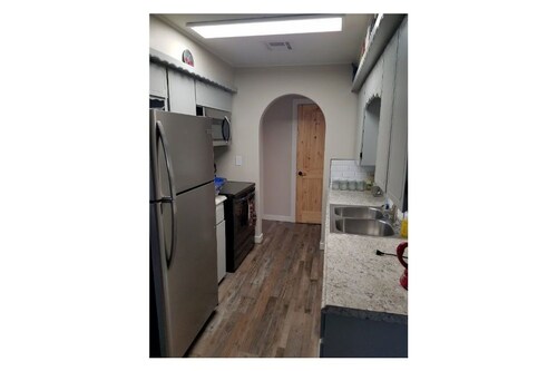 3 Bed 1 Bath Home Conveniently located in the heart of Pryor