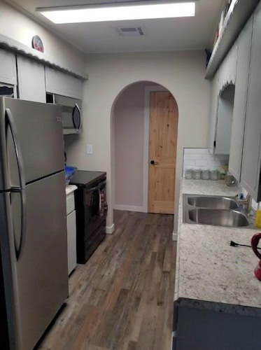 3 Bed 1 Bath Home Conveniently located in the heart of Pryor