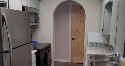 3 Bed 1 Bath Home Conveniently located in the heart of Pryor