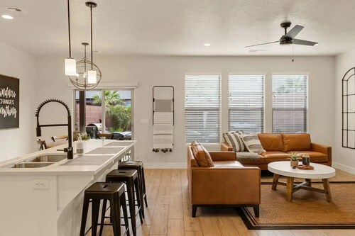 Luxury Outdoor/Indoor Living Near Zions NP