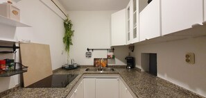 Refrigerador, horno, parrilla de estufa y lavavajillas