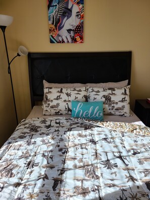 1 dormitorio, tabla de planchar con plancha, wifi y ropa de cama