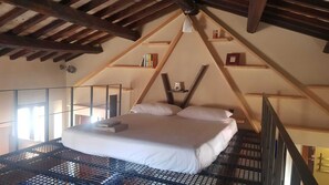 3 chambres, fer et planche à repasser, lit de bébé portatif