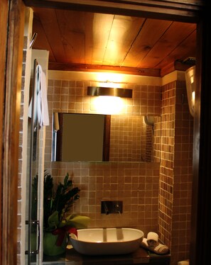 Vasca, asciugacapelli, bidet, asciugamani