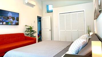2 bedrooms, desk, iron/ironing board, free WiFi
