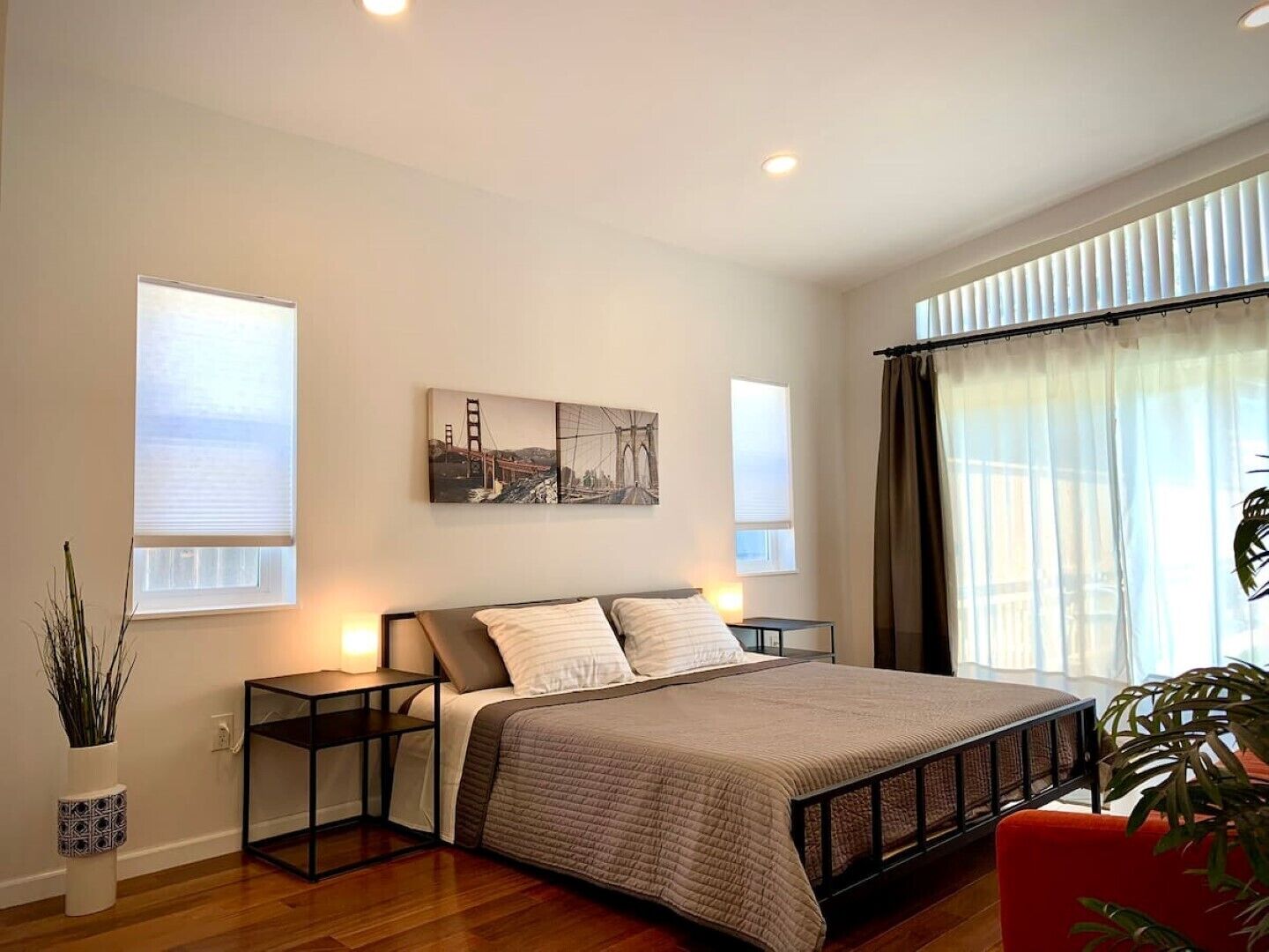 3 habitaciones, escritorio, tabla de planchar con plancha y wifi gratis 