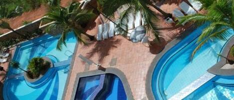 室外泳池、暖水池