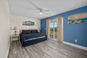 5 bedrooms, iron/ironing board, WiFi, bed sheets