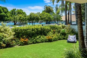 Property grounds - The Garden View - family space -walk to Main Beach (Noosa Heads)