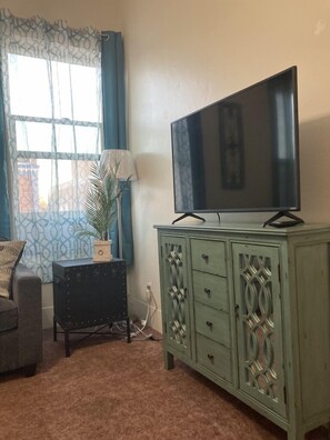 Smart TV - Downtown Red Bluff Turn-of-the-Century Apartment w/ Kitchenette (Red Bluff)