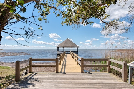 Property grounds. Don’t Worry, Beach Happy at Beacon Quarters