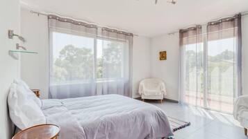 4 chambres, fer et planche Ă repasser, Internet gratuit